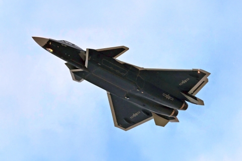 China muestra músculo tecnológico: el nuevo caza furtivo J-20S apunta a estar listo para operaciones reales