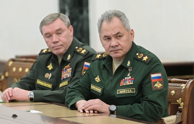 Serguéi Shoigú, ex ministro ruso de Defensa y Valeri Guerásimov jefe del Estado Mayor.