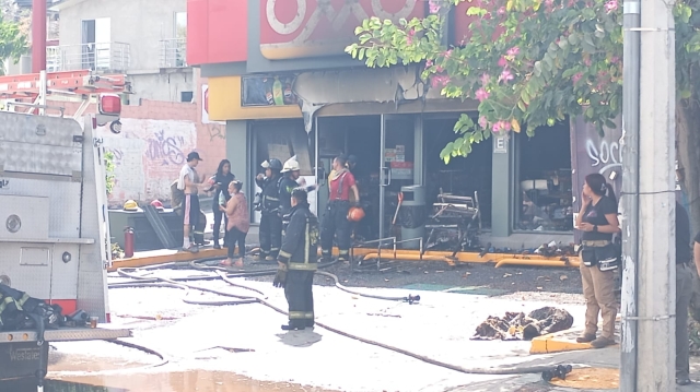 Realizan operativo para detener a responsables de provocar un incendio en tienda de conveniencia en Jiutepec