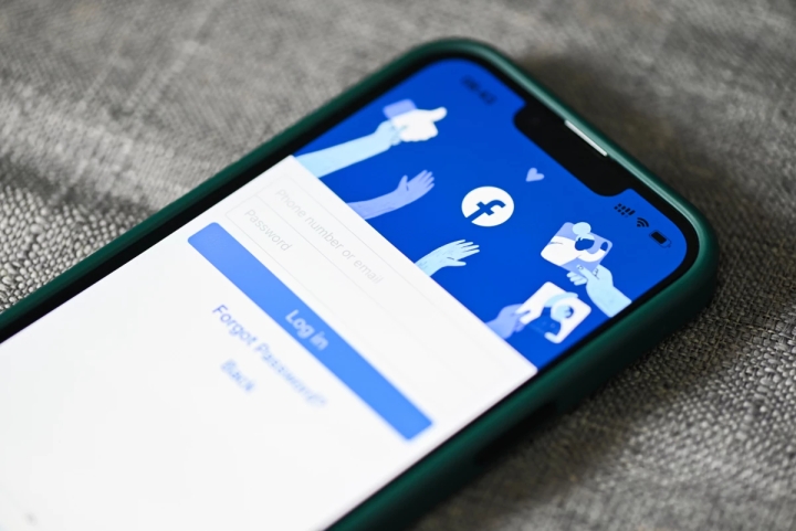 ¿Tienes alguna? Facebook identifica 400 apps que roban datos de usuarios