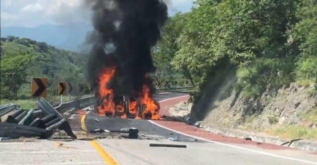 Choque en la autopista Cuernavaca-Iguala deja dos heridos