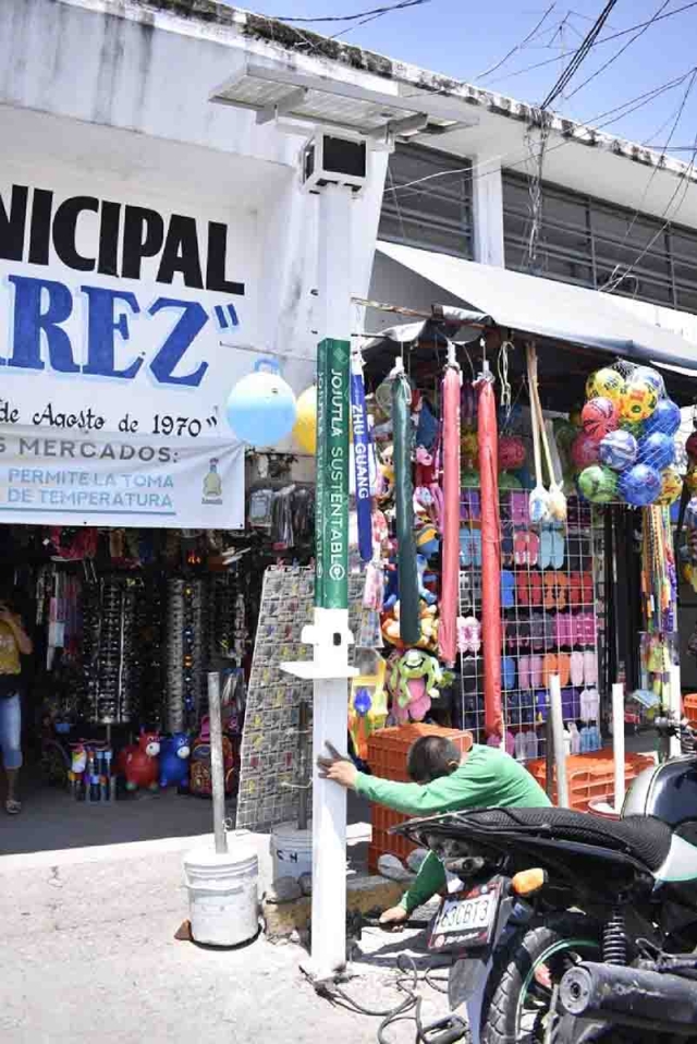 Autoridades municipales instalaron dos cargadores más en el primer cuadro de Jojutla para uso de la población y con el fin de utilizar energía sustentable.