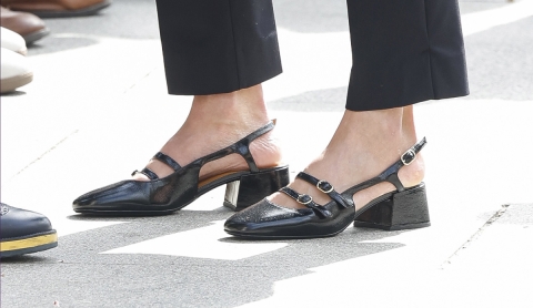Los zapatos Mary Jane con tacón bajo, el nuevo básico elegante de la reina Letizia