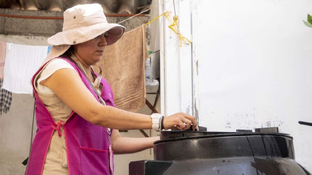 Brigadas de SSM mantienen tareas contra la enfermedad en viviendas de diferentes colonias de Cuernavaca.  