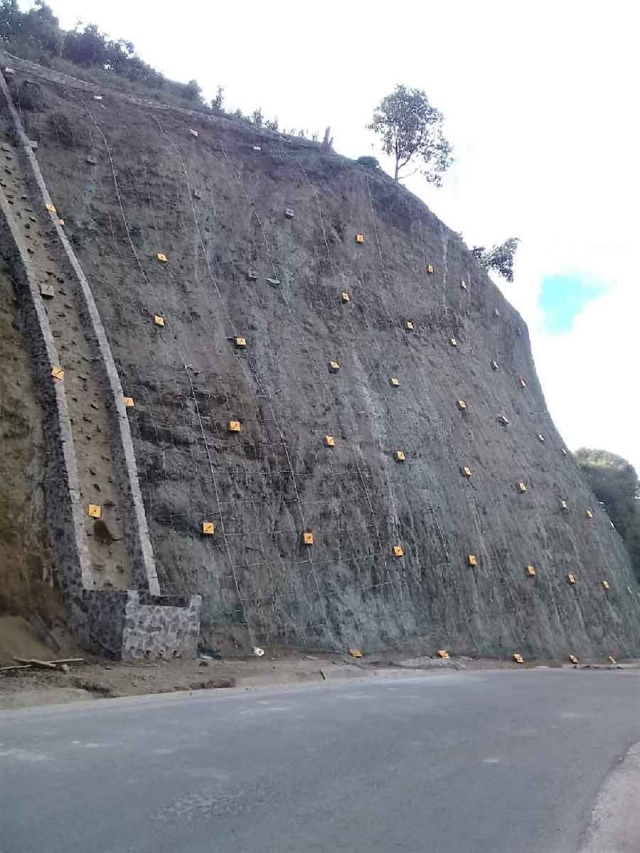 Se espera que con los trabajos ya no se registren deslaves en la zona durante la temporada de lluvias.