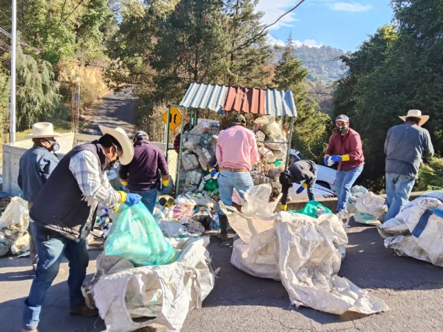 Implementan jornada de manejo de residuos agr&iacute;colas en Hueyapan