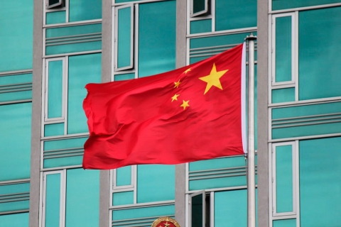 China aumenta aranceles al 125% a productos de Estados Unidos tras nuevas tarifas