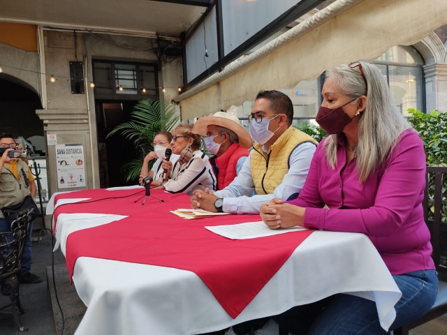 Señala autosuficiencia asociación de usuarios del Sistema del Agua Potable de Acatlipa