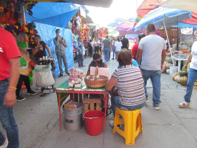 La próxima semana saldrán los comerciantes de tradiciones de Días de Muertos a las calles de Jojutla. Pagarán lo mismo que el año pasado.