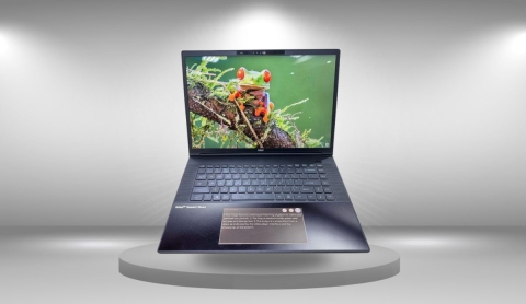 E Ink lanza panel táctil con pantalla ePaper a color para laptops con inteligencia artificial