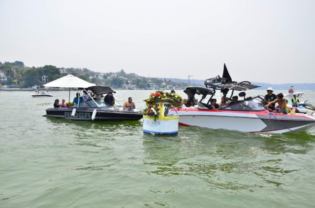 Propios y visitantes festejaron el 81 aniversario de la fiesta del Señor de la Ascensión en Tequesquitengo.