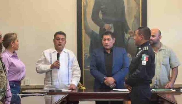 El titular de la SSPC, Miguel Ángel Urrutia, atestiguó la toma de protesta de Rubén Sánchez Rivera. 