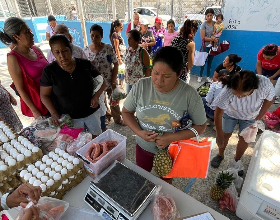 Inicia programa 'Tu despensa DIFerente' en Emiliano Zapata