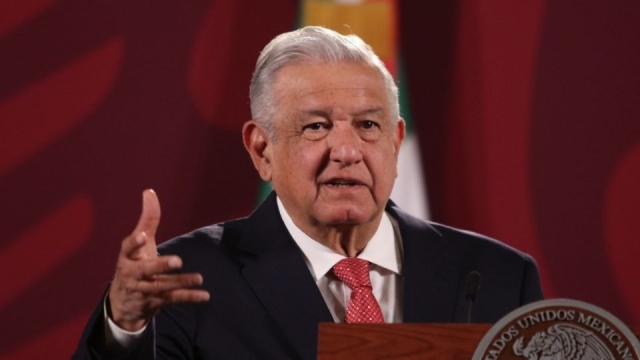 AMLO llama a diputados del PRI a rebelarse y aprobar reforma eléctrica