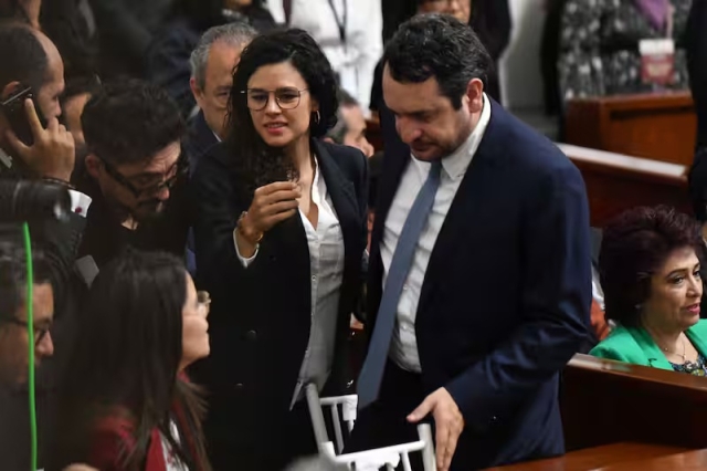 Luisa Alcalde y Andy L&oacute;pez Beltr&aacute;n dejar&iacute;an la dirigencia de Morena