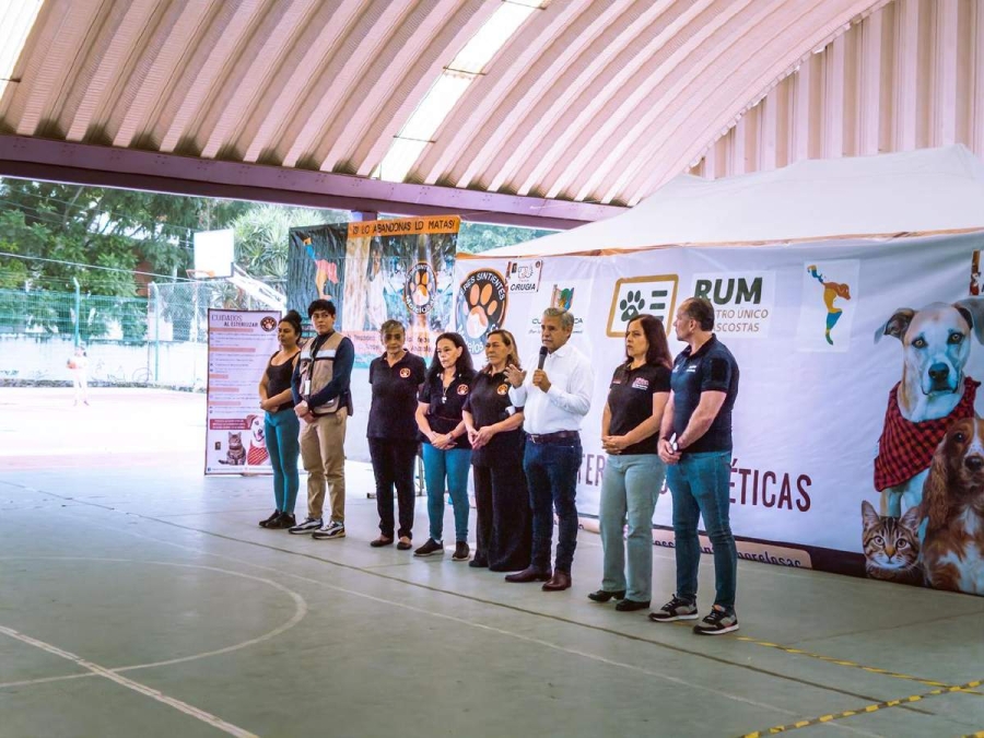 El alcalde José Luis Urióstegui encabezó el inicio de la campaña de esterilización canina y felina que forma parte de la IV Jornada de Castración Masiva en América Latina 