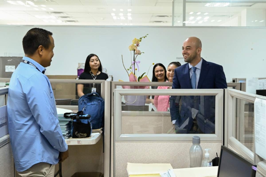 La mañana del viernes, el nuevo fiscal, Édgar Maldonado, realizó un recorrido por las instalaciones centrales de la FGE.