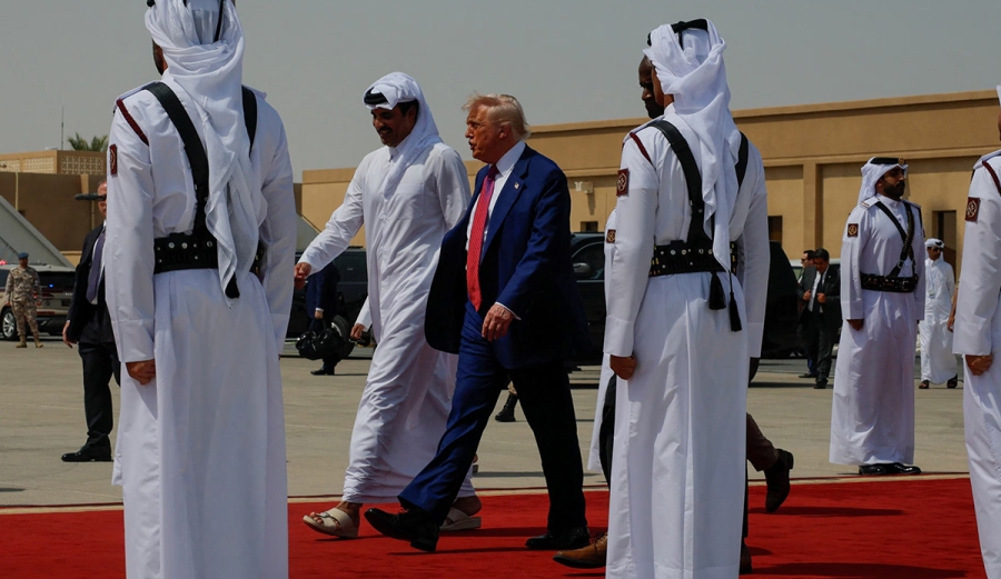 Trump afirma que EU 'debe tomar Gaza' y establecer una 'zona de libertad'