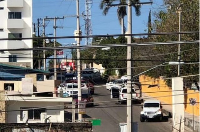 Roban un auto en la colonia Rubén Jaramillo