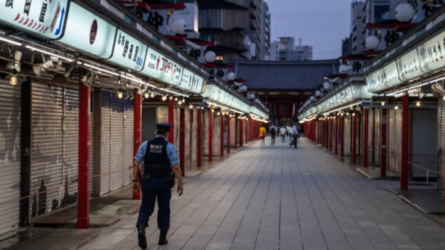 Japón extiende estado de emergencia.