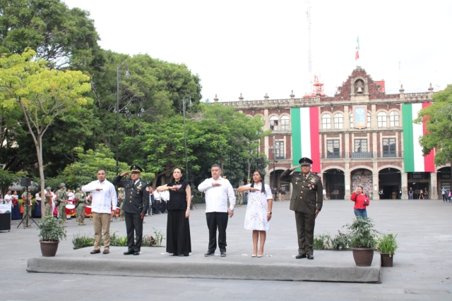 Encabeza titular de SSPC ceremonia de honores a la Bandera Nacional en plaza de armas capitalina
