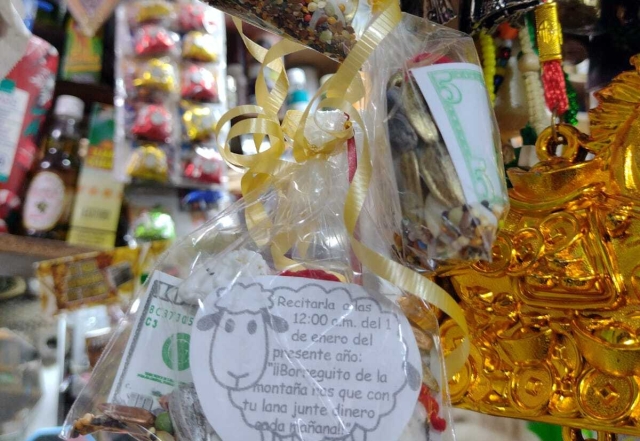 Aumenta venta de amuletos en mercado ALM previo al fin de a&ntilde;o