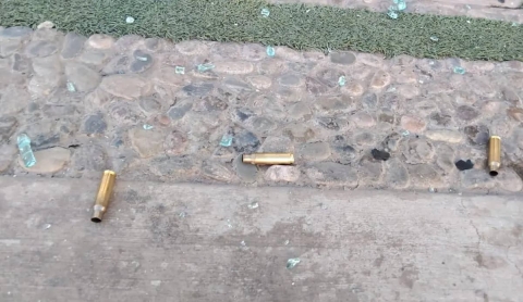 Disparan contra dos casas en la región oriente