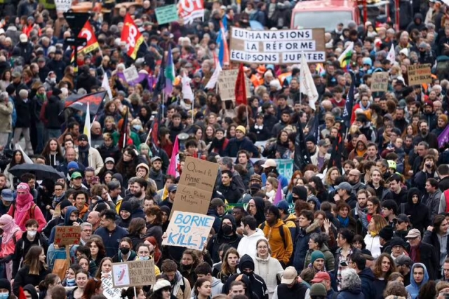 Protestas en Francia: Trabajadores vuelven a tomar calles pero Macron no cede