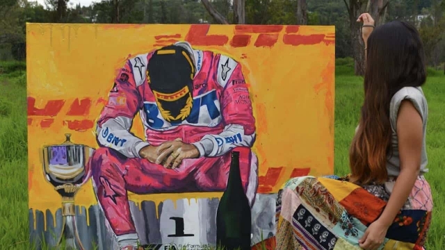 Joven realiza pintura de “Checo” Pérez para regalársela.