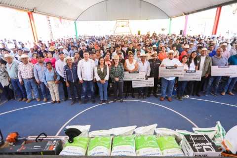 Refuerza gobierno de Margarita Gonz&aacute;lez Saravia infraestructura rural y entrega apoyos productivos al sector agropecuario