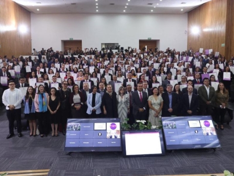 INE concluye entrega de constancias a jueces y magistrados electos