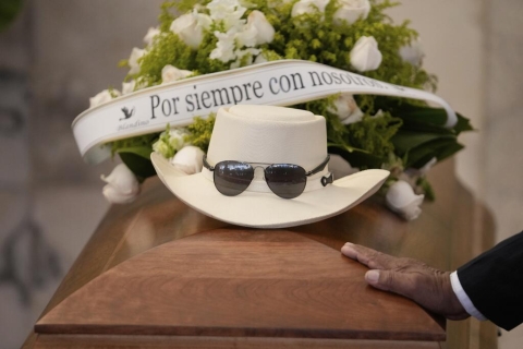 Despiden con homenaje a Rubby Pérez, ícono del merengue fallecido en el derrumbe de la discoteca Jet Set