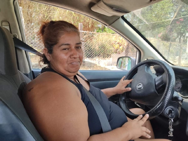 Es taxista y comerciante