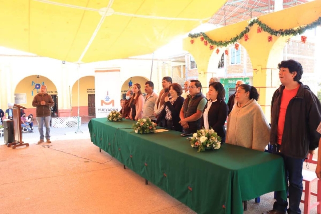 Representantes del municipio participaron en la sesión solemne.