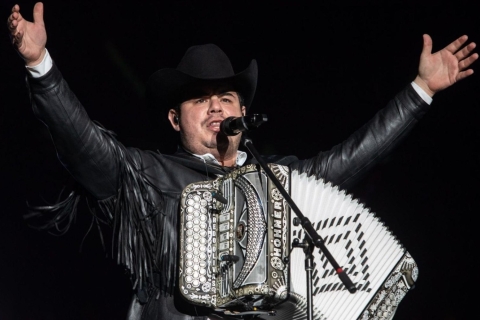 Alfredo Olivas hace pausa indefinida y aclara que no es un retiro