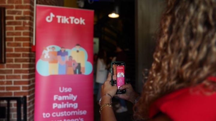 TikTok refuerza su política de restricción de contenido para adultos