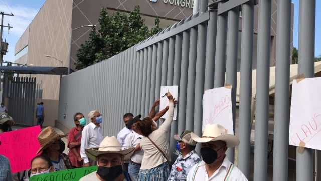 Habitantes de Alpuyeca promueven amparo contra Congreso