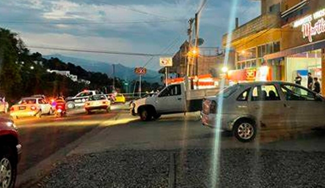 Los dejaron heridos en un auto con placas del Edomex