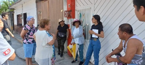 Autoridades municipales y vecinos abordaron problemáticas de la colonia Ampliación Emiliano Zapata.