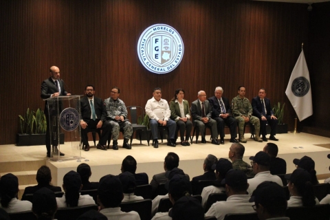 Preside gobernadora presentación de cursos de formación inicial para agentes del ministerio público, agentes de investigación criminal y peritos