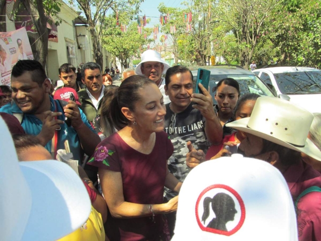 La candidata se presentó en Jojutla, donde aseguró que, de ganar, incrementará los programas sociales y el número de escuelas.