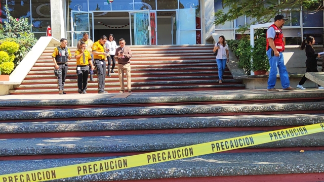 Acuden peritos de FGE a la UAEM tras intento de robo en cajero automático del campus Chamilpa