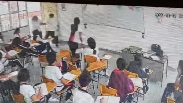 Estudiante apuñala a maestra en Coahuila