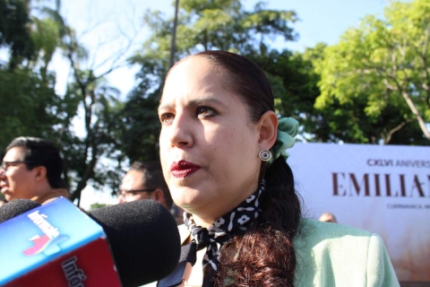 Karla Aline Herrera reiteró que la disposición de prohibir el uso de celulares apunta al cuidado de la salud de los menores.