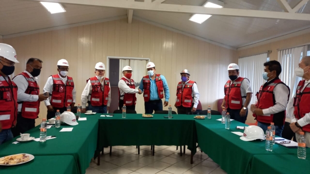 Celebran integrantes de la CMIC cambios en el Ineiem