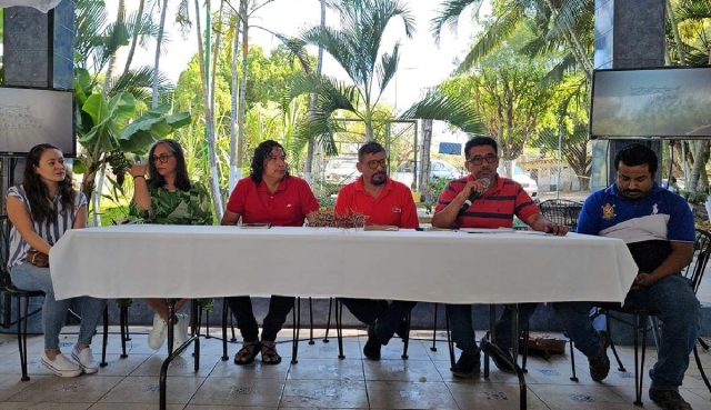 Parte del elenco anunció la próxima representación de “El Mártir del Gólgota”.