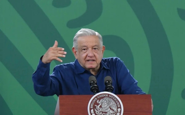 AMLO señala a Loret de Mola por inventar amenazas contra Harfuch