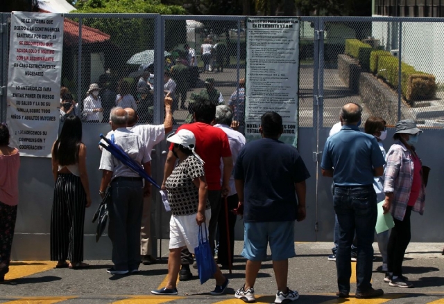 Inició la vacunación para personas de la tercera edad en Cuernavaca. 