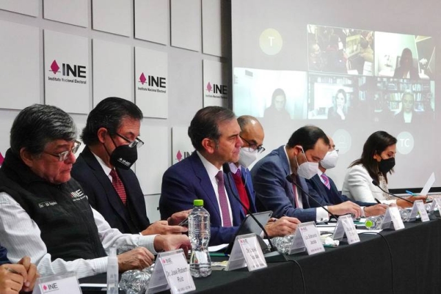 Agotaría INE todas las instancias contra plan B