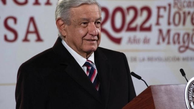 AMLO anuncia reestructura de la deuda externa; se pagarán menos intereses en 2025